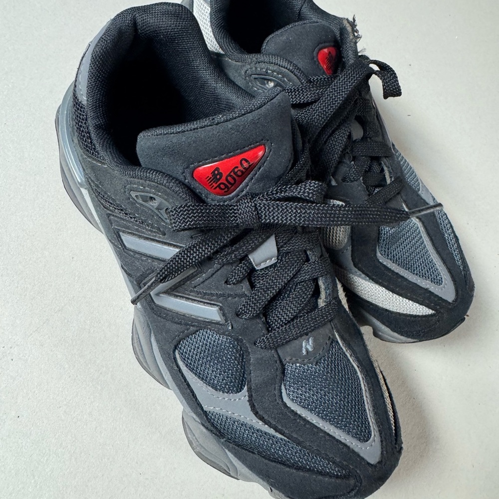 New Balance 9060 Size 6